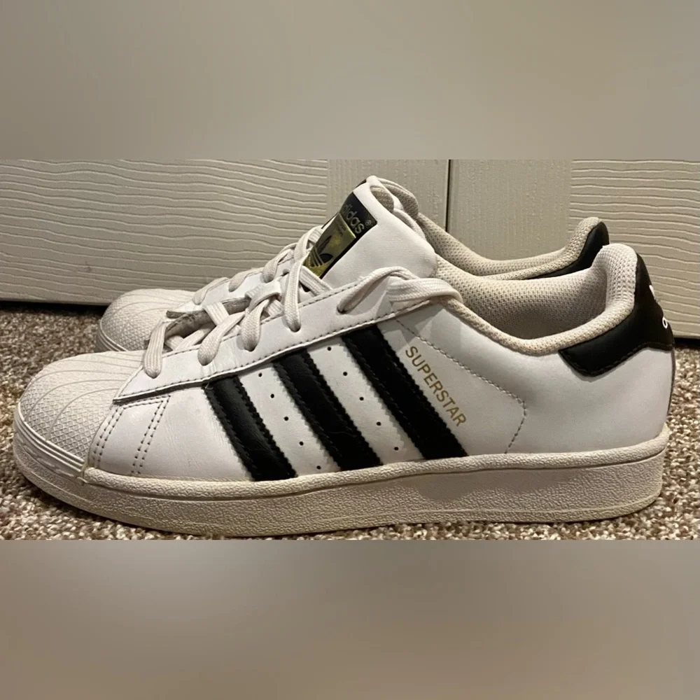 Adidas Superstar Sneakers Sz M6.5/W8.5 White Black Lace Up Low Top Shell Top